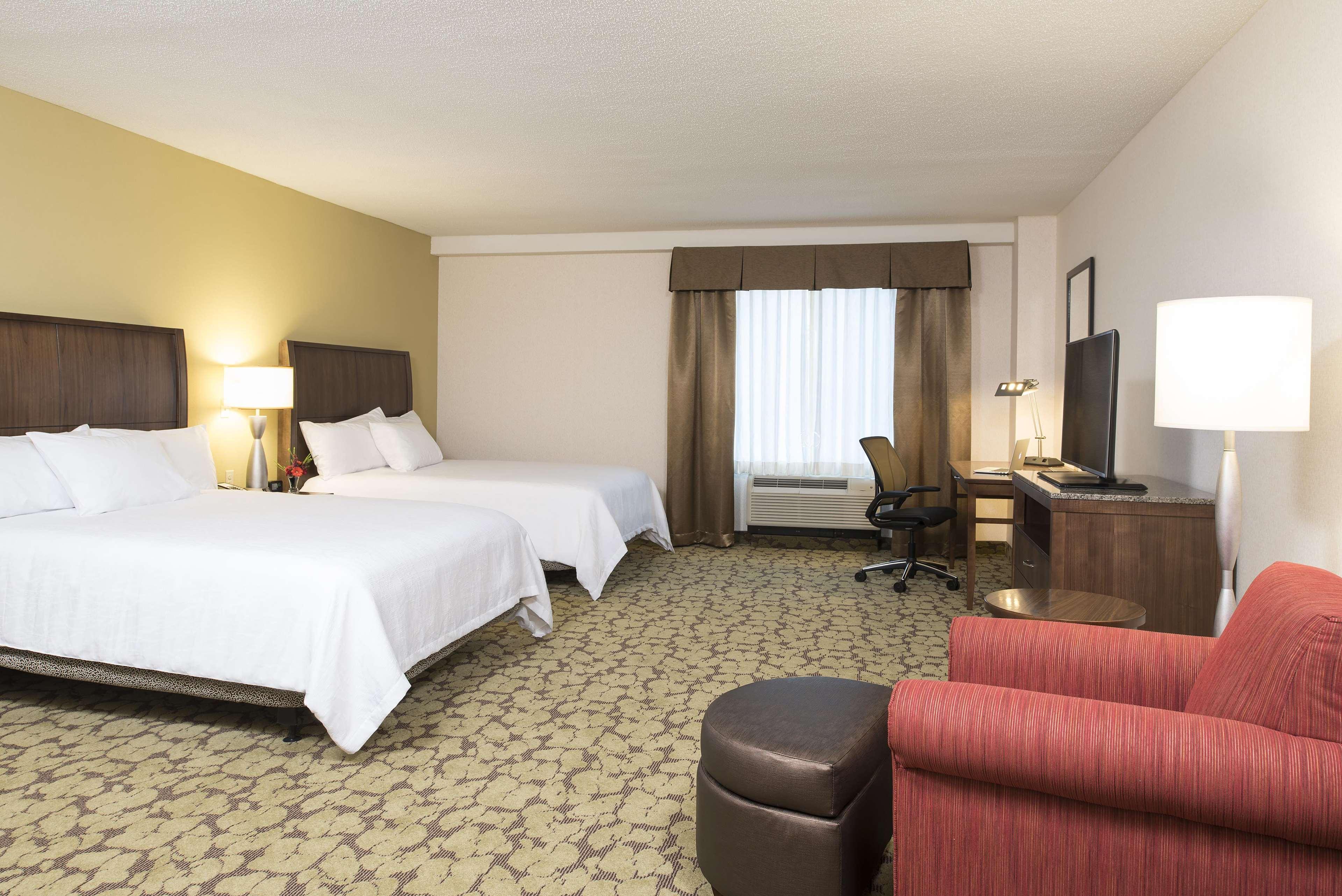 Hilton Garden Inn Louisville Downtown Exterior foto