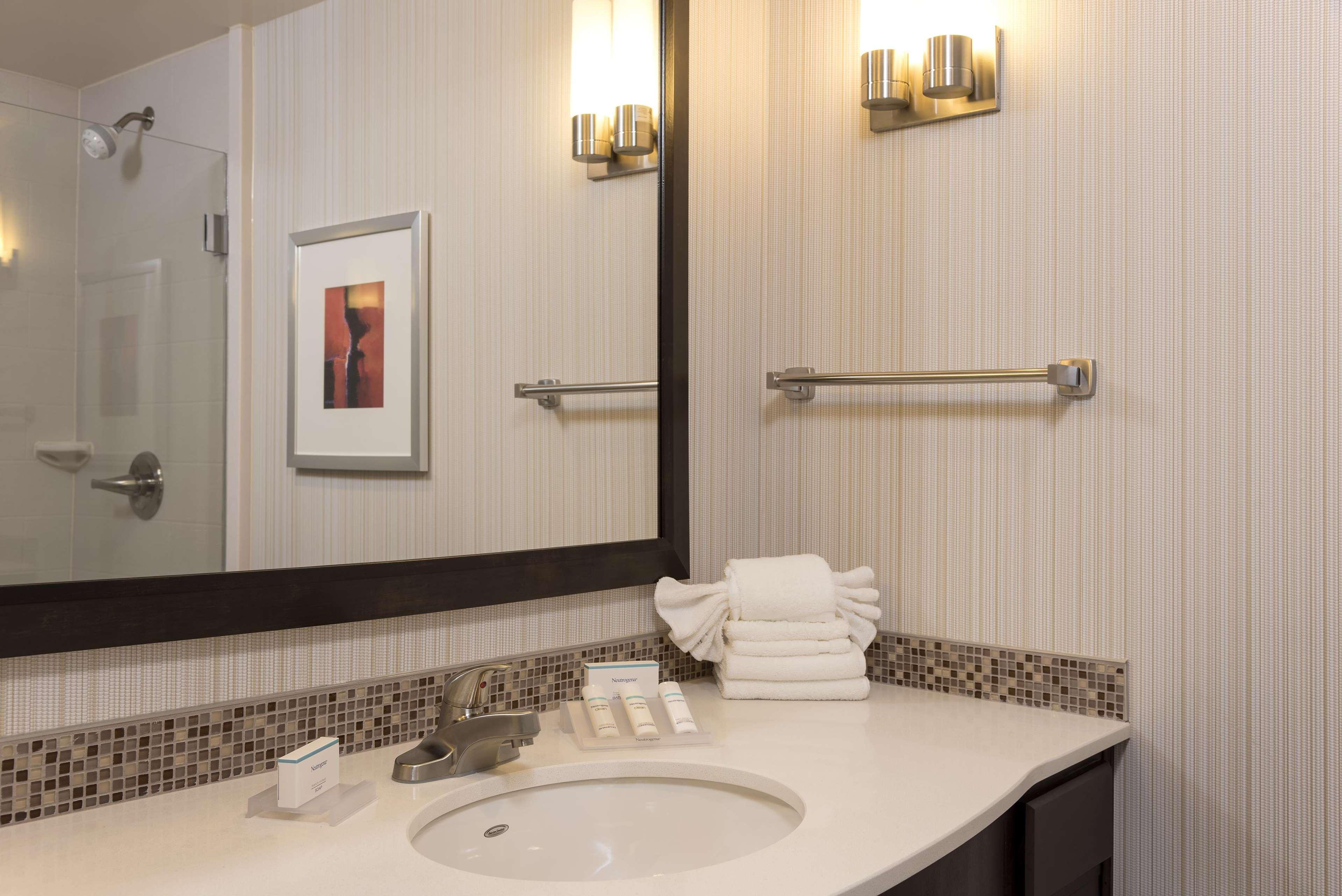 Hilton Garden Inn Louisville Downtown Exterior foto
