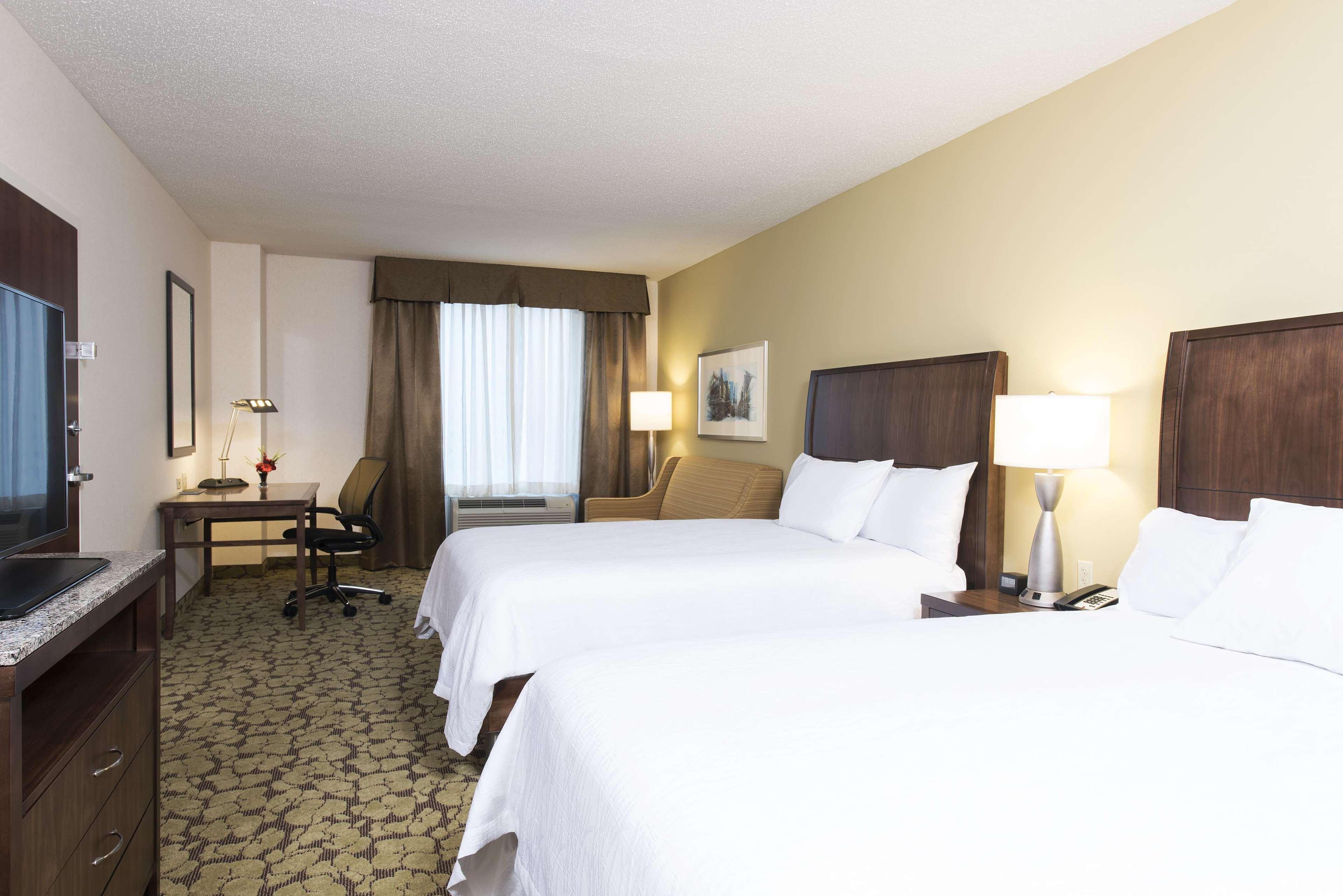 Hilton Garden Inn Louisville Downtown Exterior foto