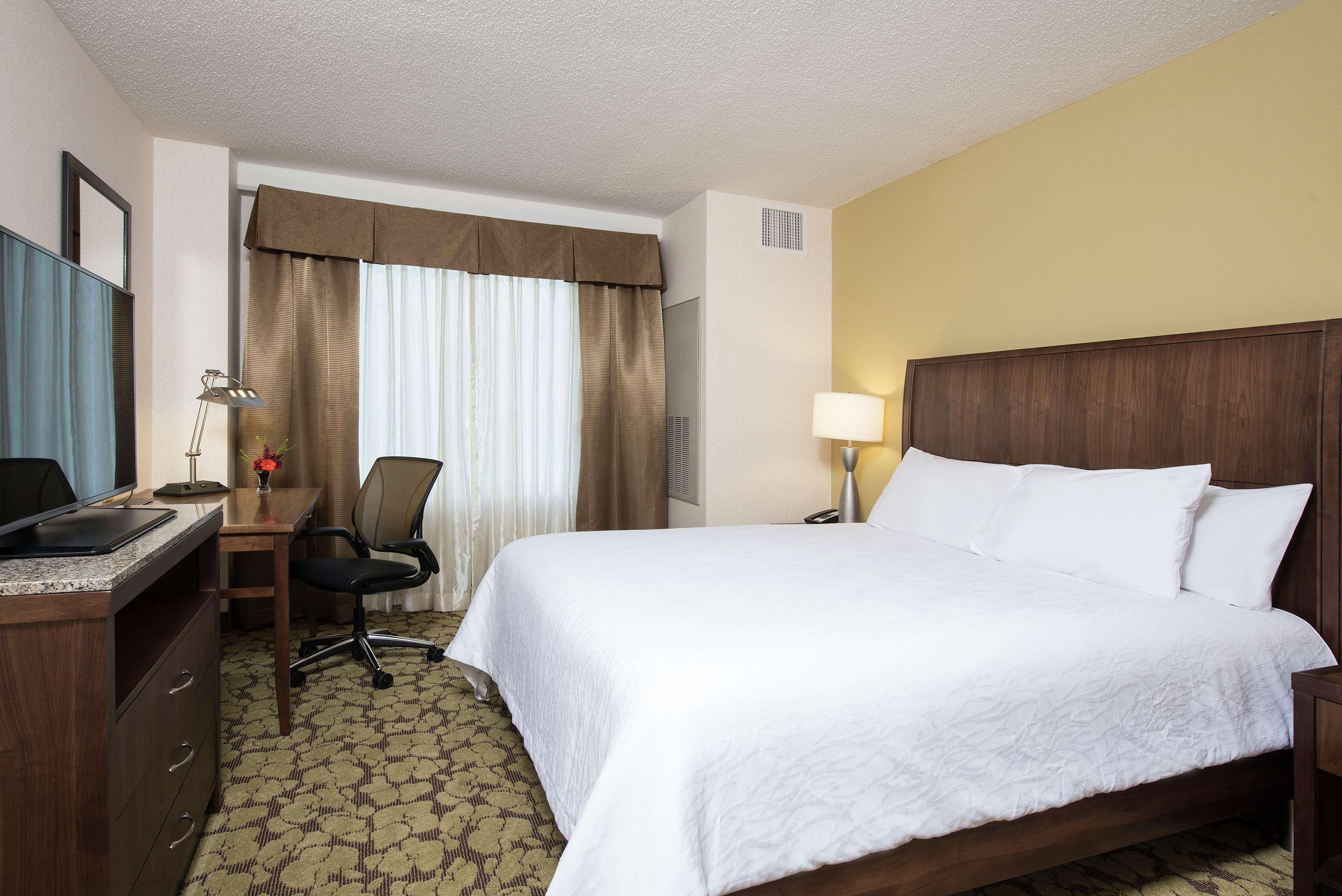 Hilton Garden Inn Louisville Downtown Exterior foto
