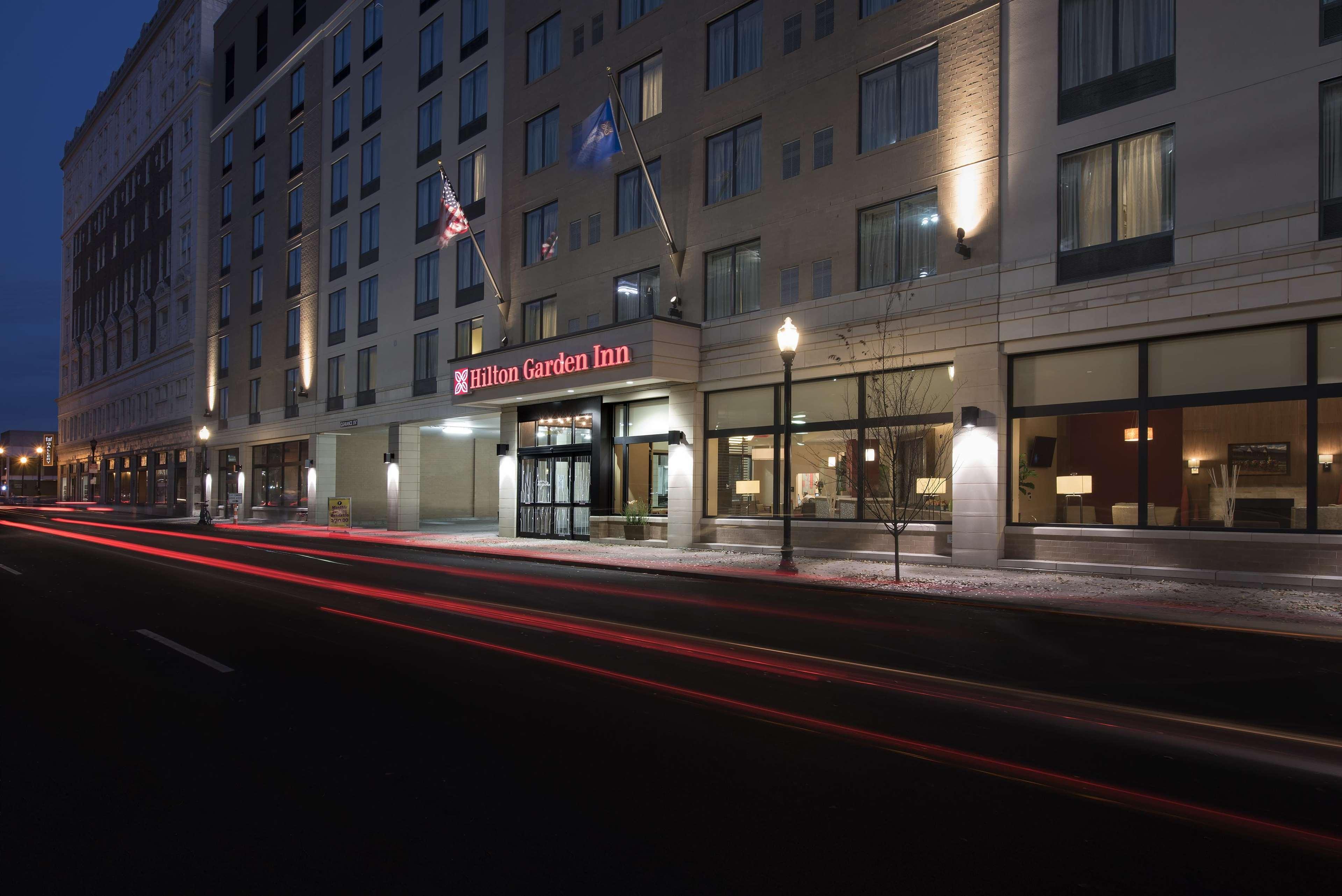 Hilton Garden Inn Louisville Downtown Exterior foto