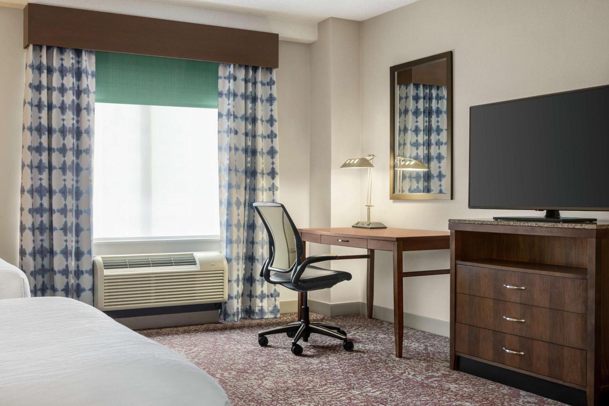 Hilton Garden Inn Louisville Downtown Exterior foto