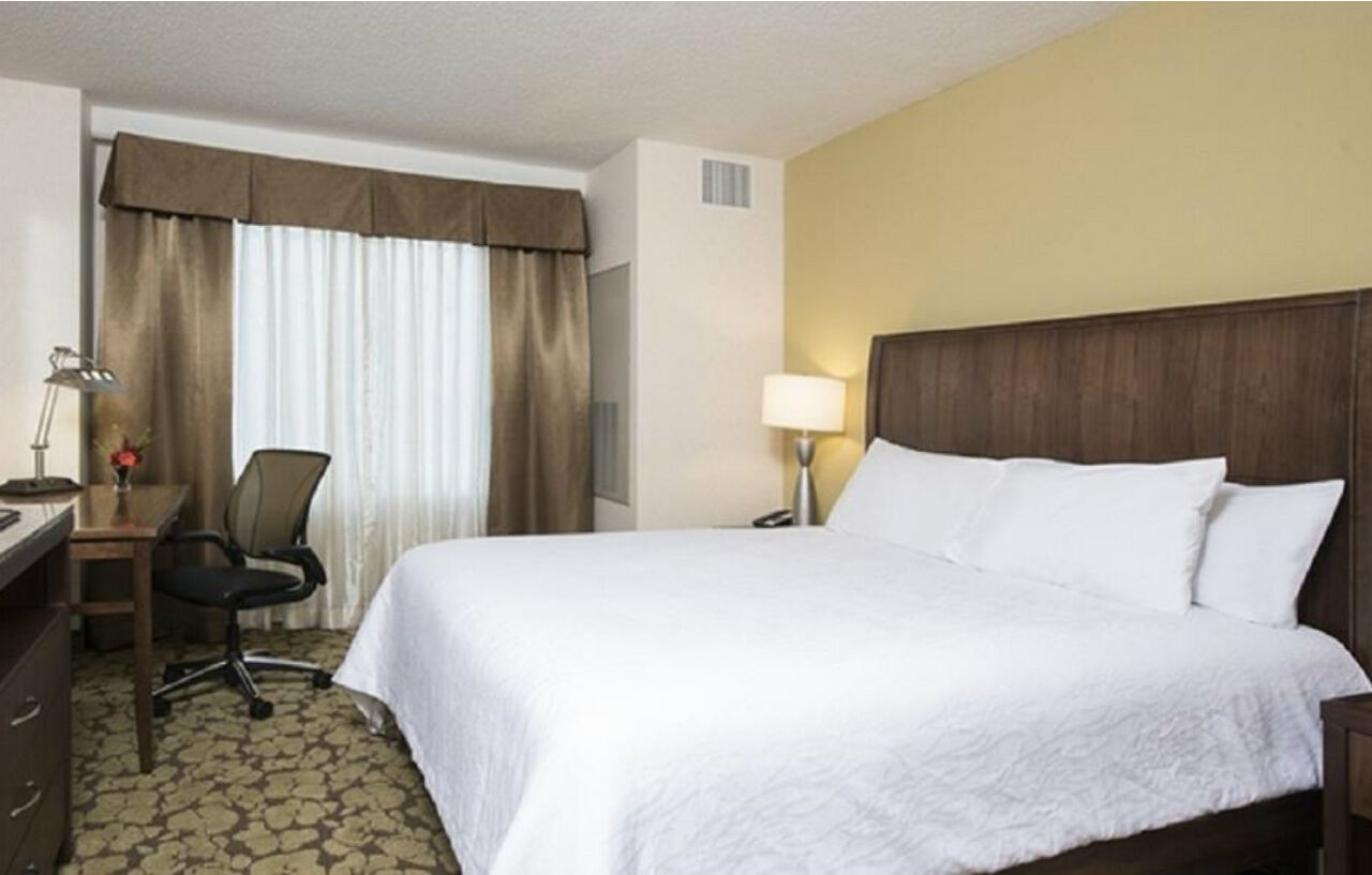 Hilton Garden Inn Louisville Downtown Exterior foto